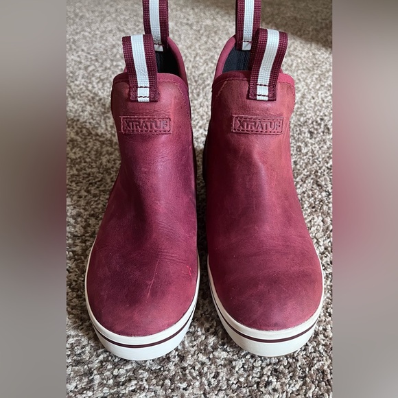 Xtratuf Shoes - Xtratuf‎ boots women size 6.5 used,great condition!One scratch,one see pics